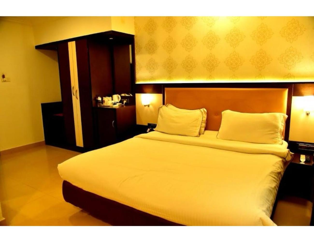 The Grand Krishna Luxury Hotel, Chikmagalur Ngoại thất bức ảnh